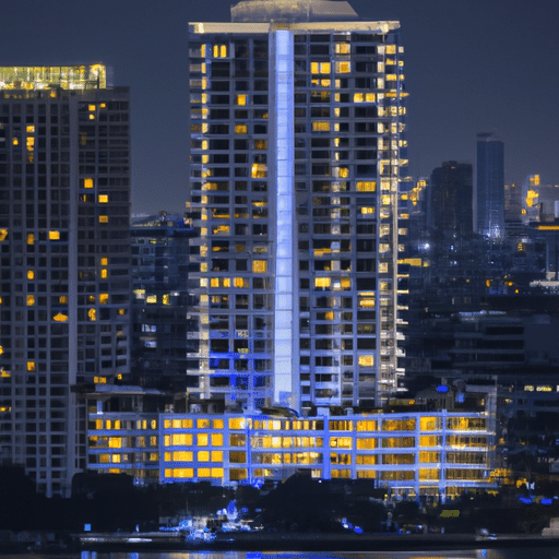 "נוף פנורמי של מלון יוקרה בעיר התוססת בנגקוק, מואר בלילה".