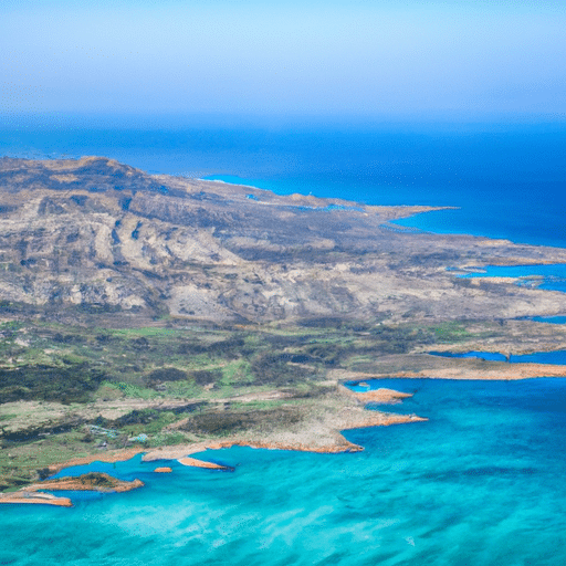 1. נוף פנורמי של קו החוף היפה של קפריסין הטורקית, המתאר את הפוטנציאל התיירותי שלה.